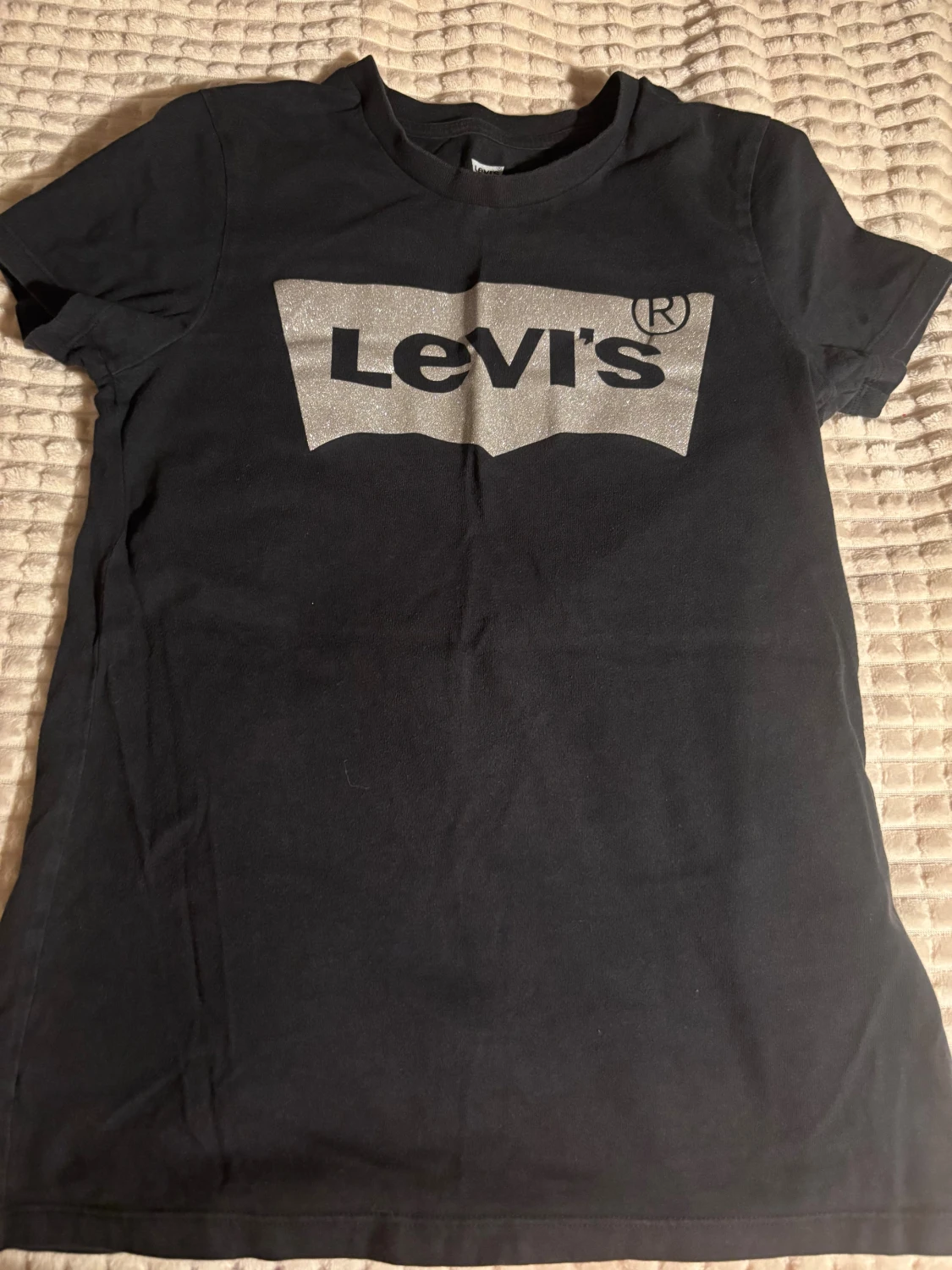 Svart Levi's t-shirt med glittertryck