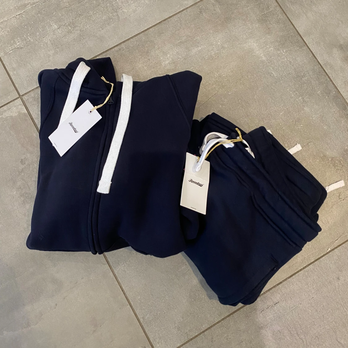 Helt nytt set (Russemerch)