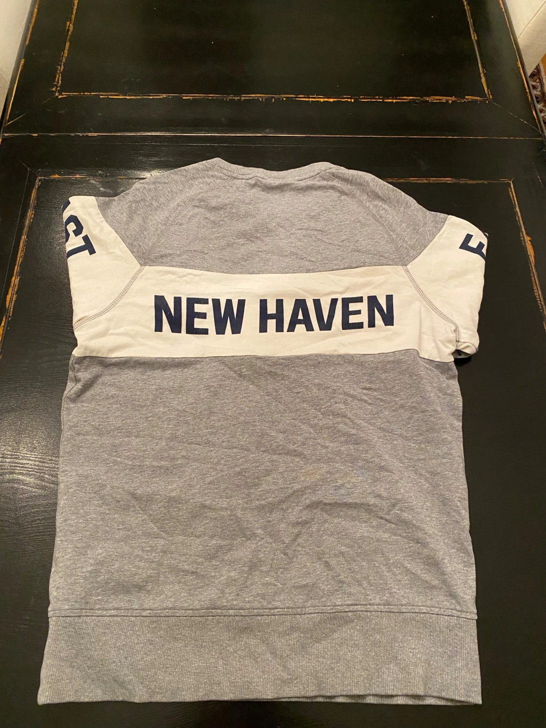 Grå och vit Gant sweatshirt  - 1