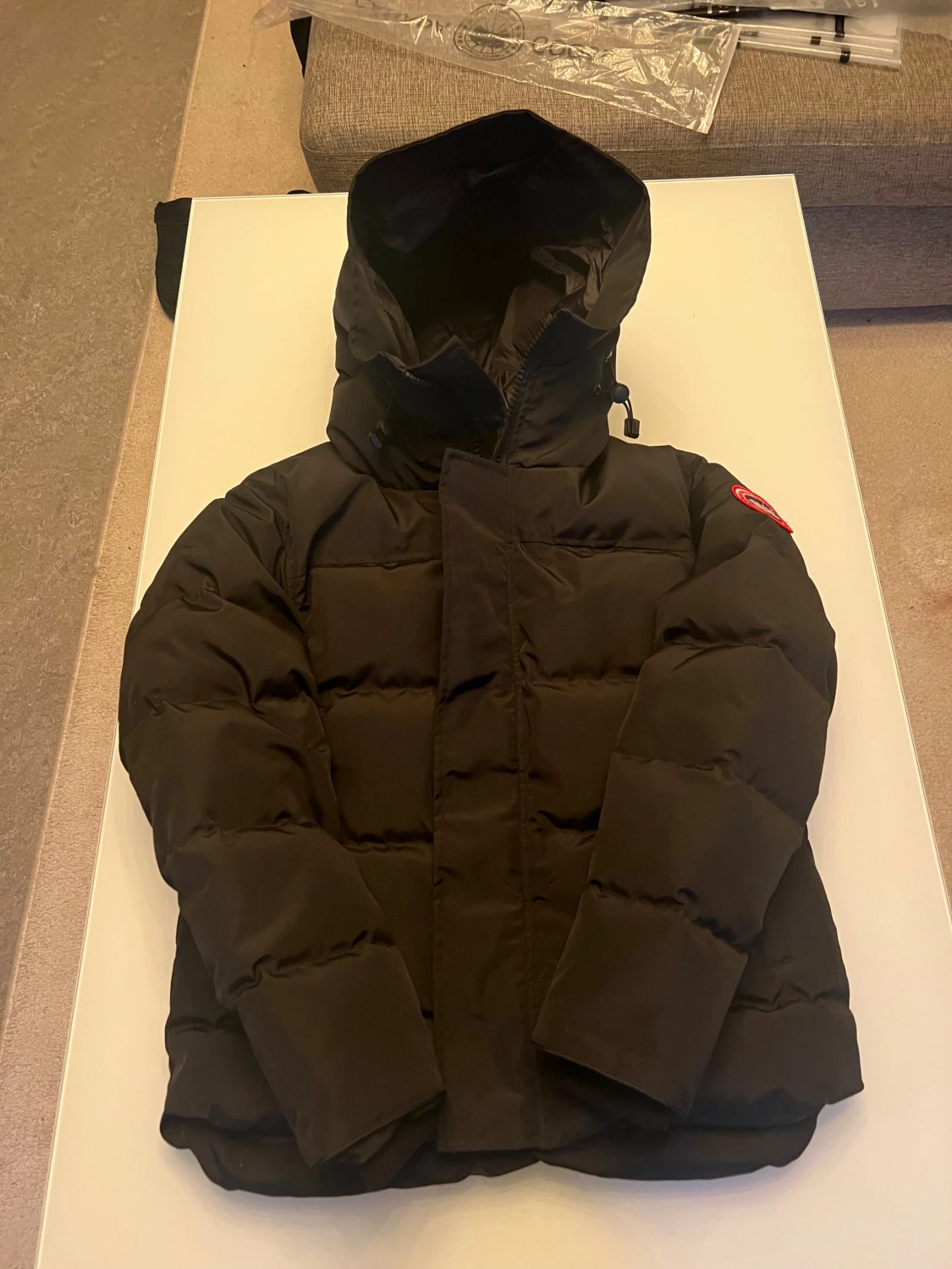 Svart Canada Goose macmillan