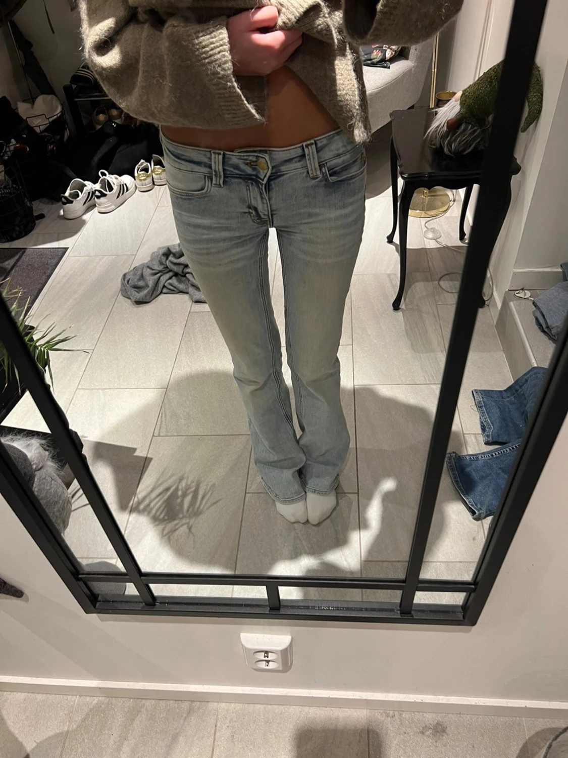 Ljusblå bootcut jeans låg midja cheap Monday