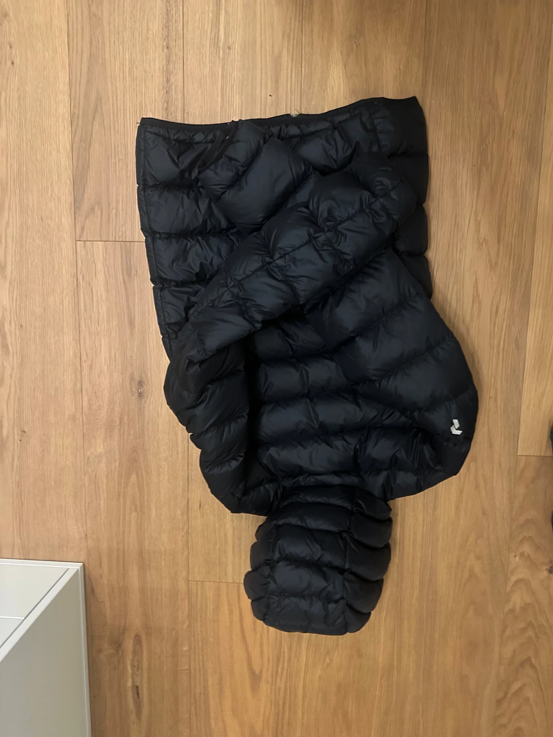 Svart dunjacka Peak Performance S - 1