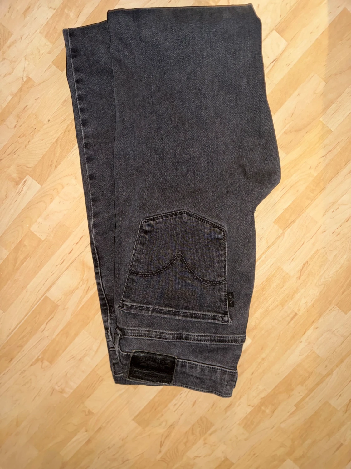 Levi's 511 mörkgrå skinny jeans
