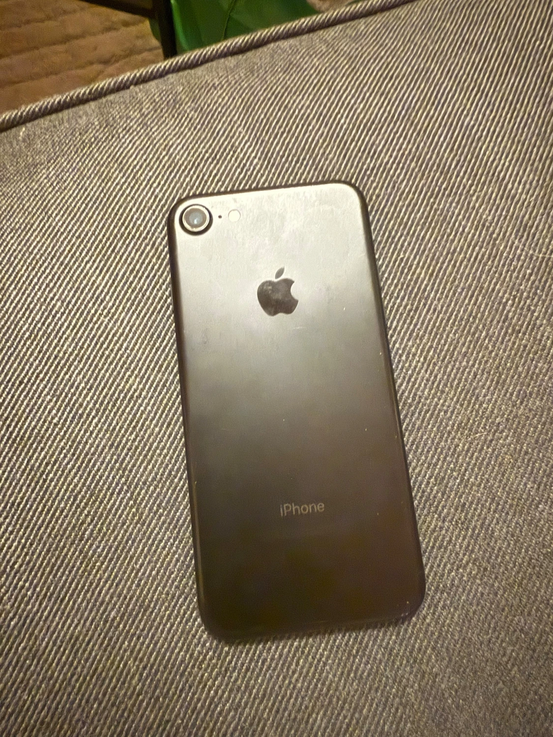 iPhone 7 - 1