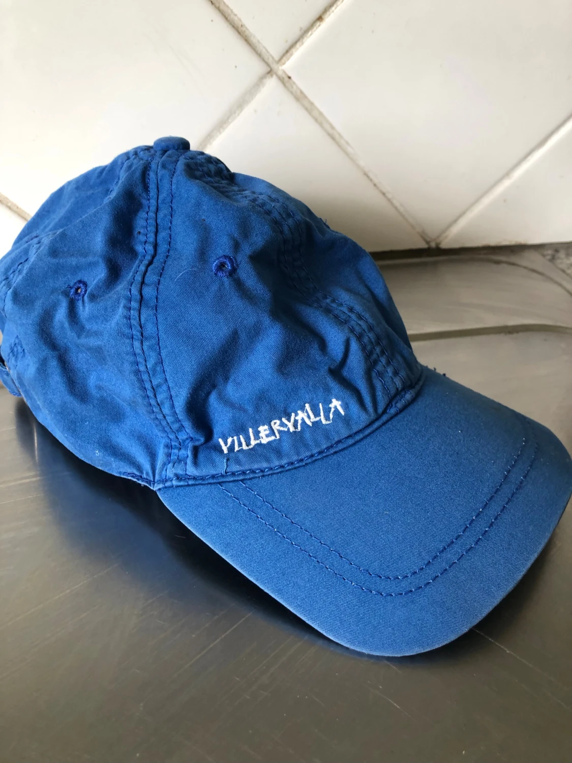 Blå keps från Villervalla