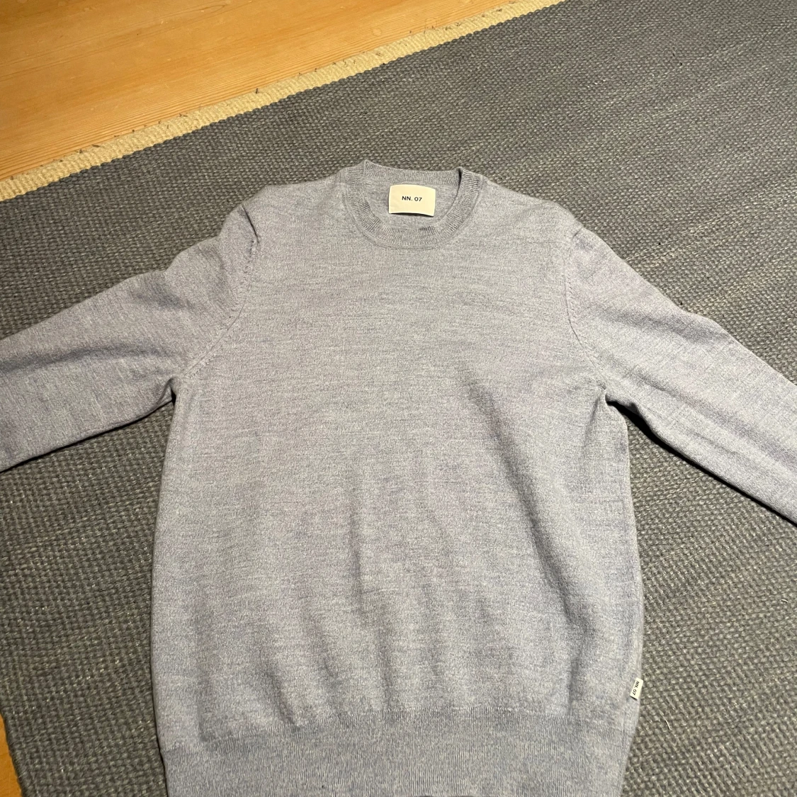 Ljusblå stickad tröja från NN07