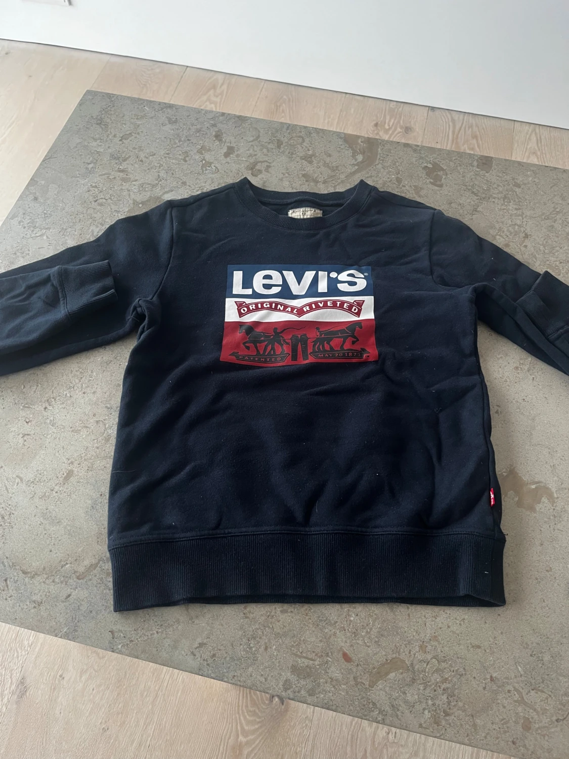 Levi’s tröja i storlek 12Y - 1