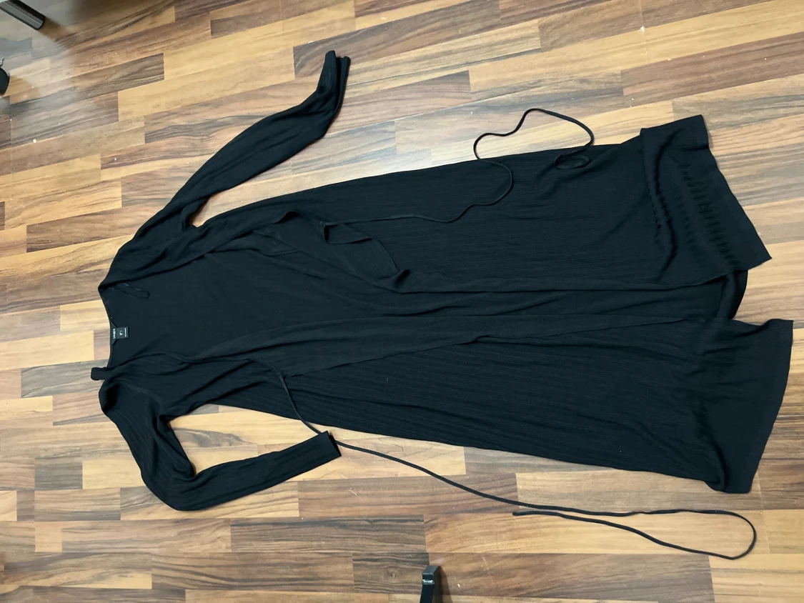 Svart omlottklänning från Lindex