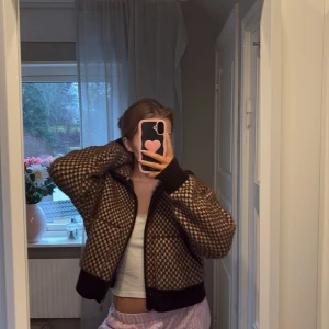 Zara tröja - Skit snygg tröja från Zara som inte kommer till användning 