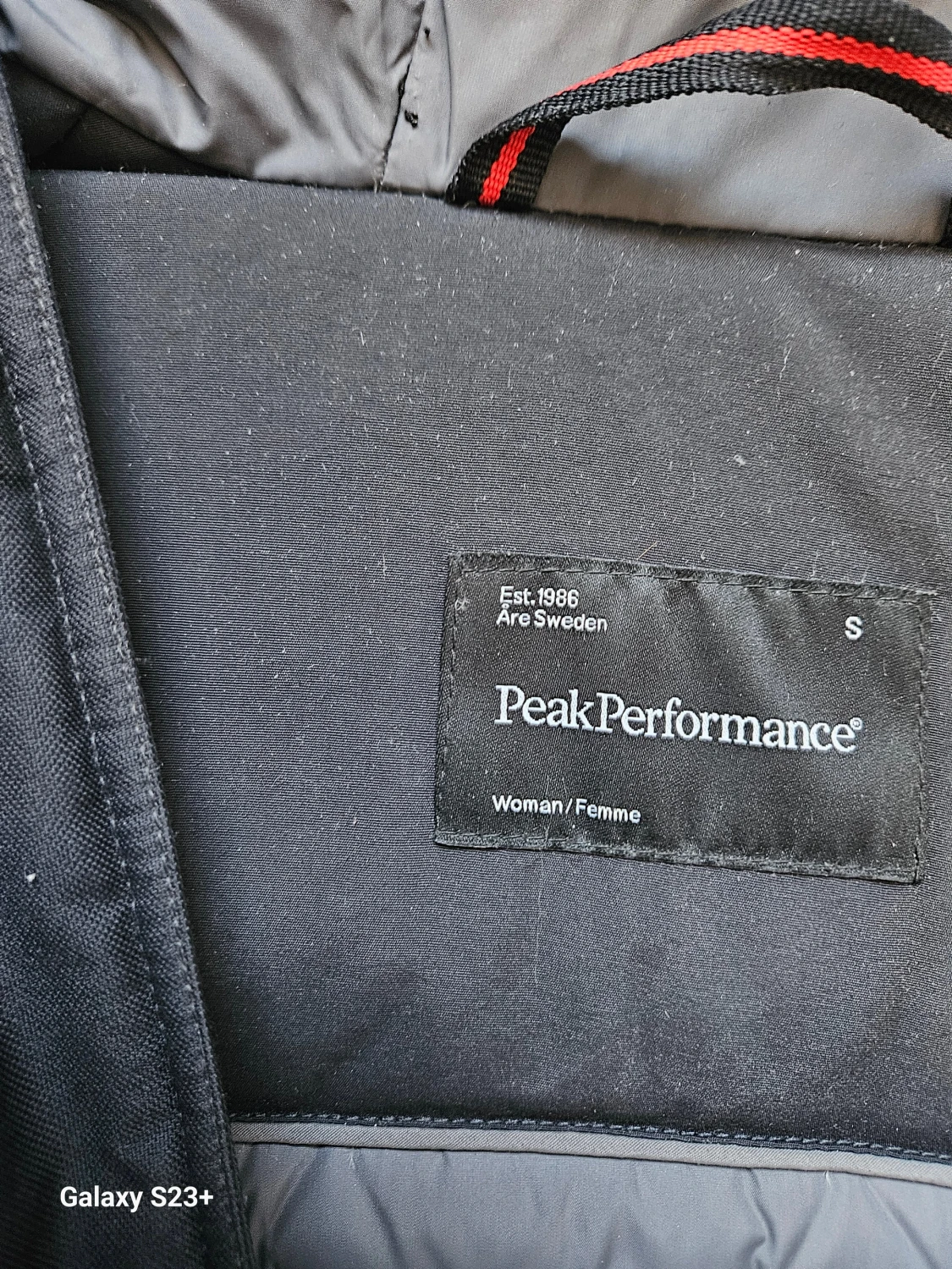 Svart parkajacka Peak Performance S - 2