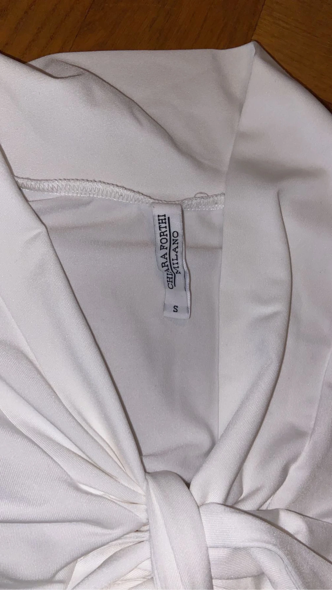 Vit långärmad topp med knyt från Chiara Forthi - 1