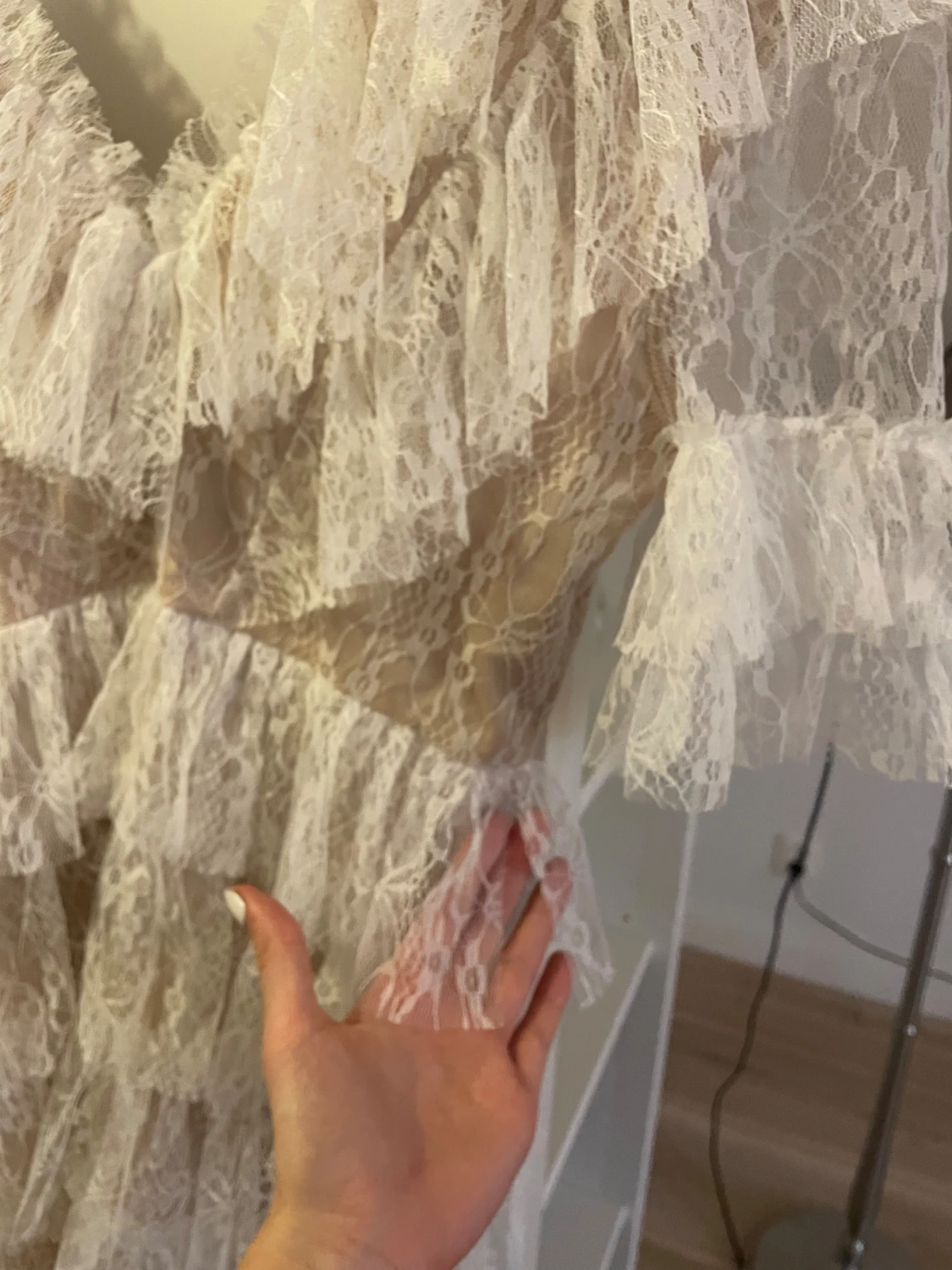 Vit spetsklänning från Malina - 3
