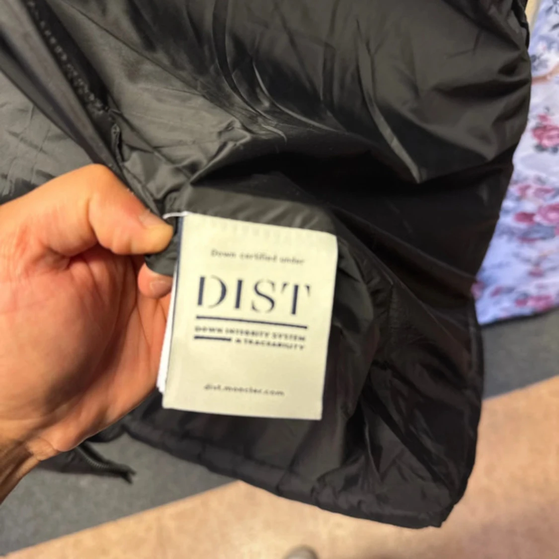 Svart Moncler dunjacka med huva - 3