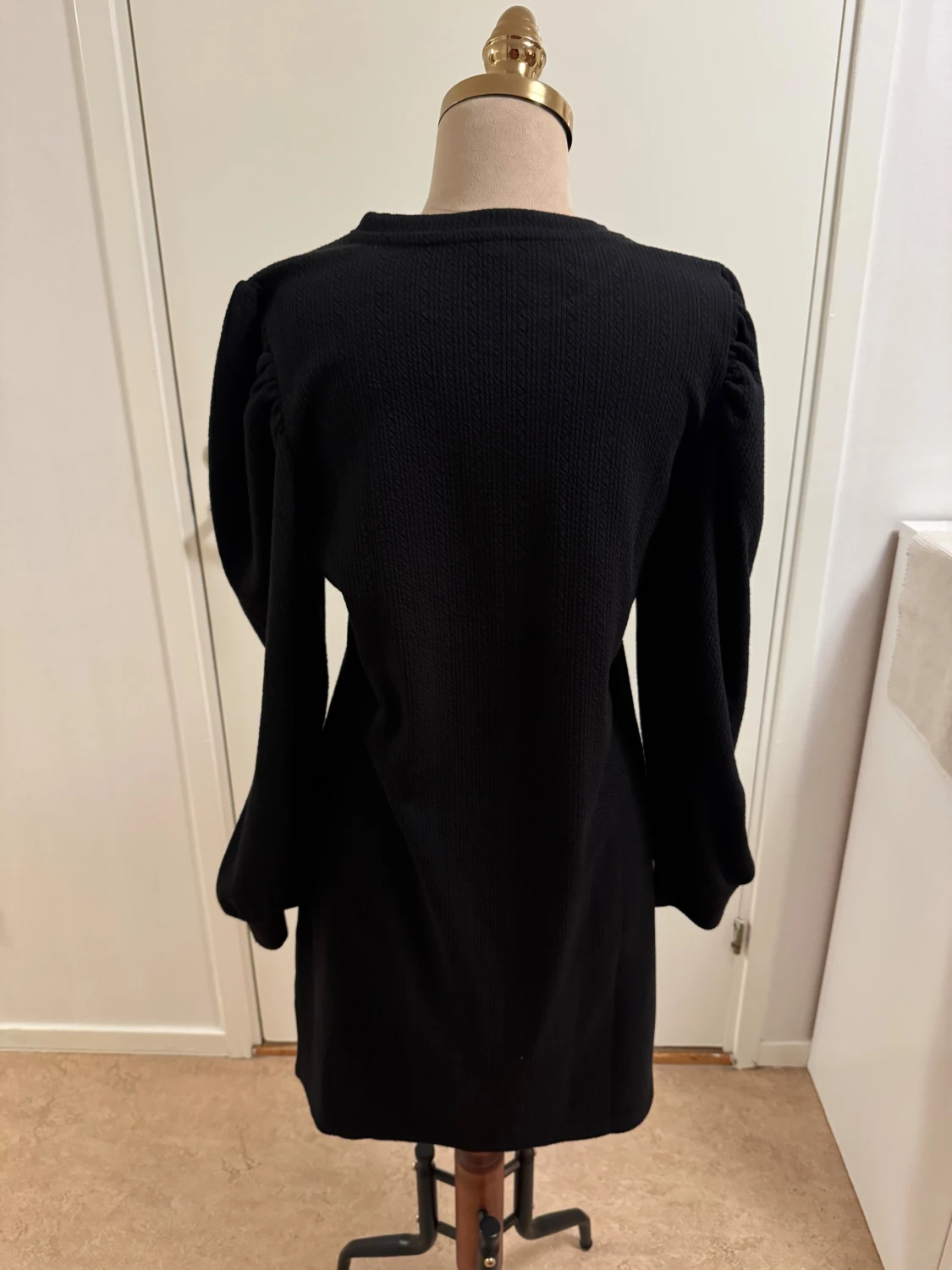 Svart stickad klänning från JDY - 1