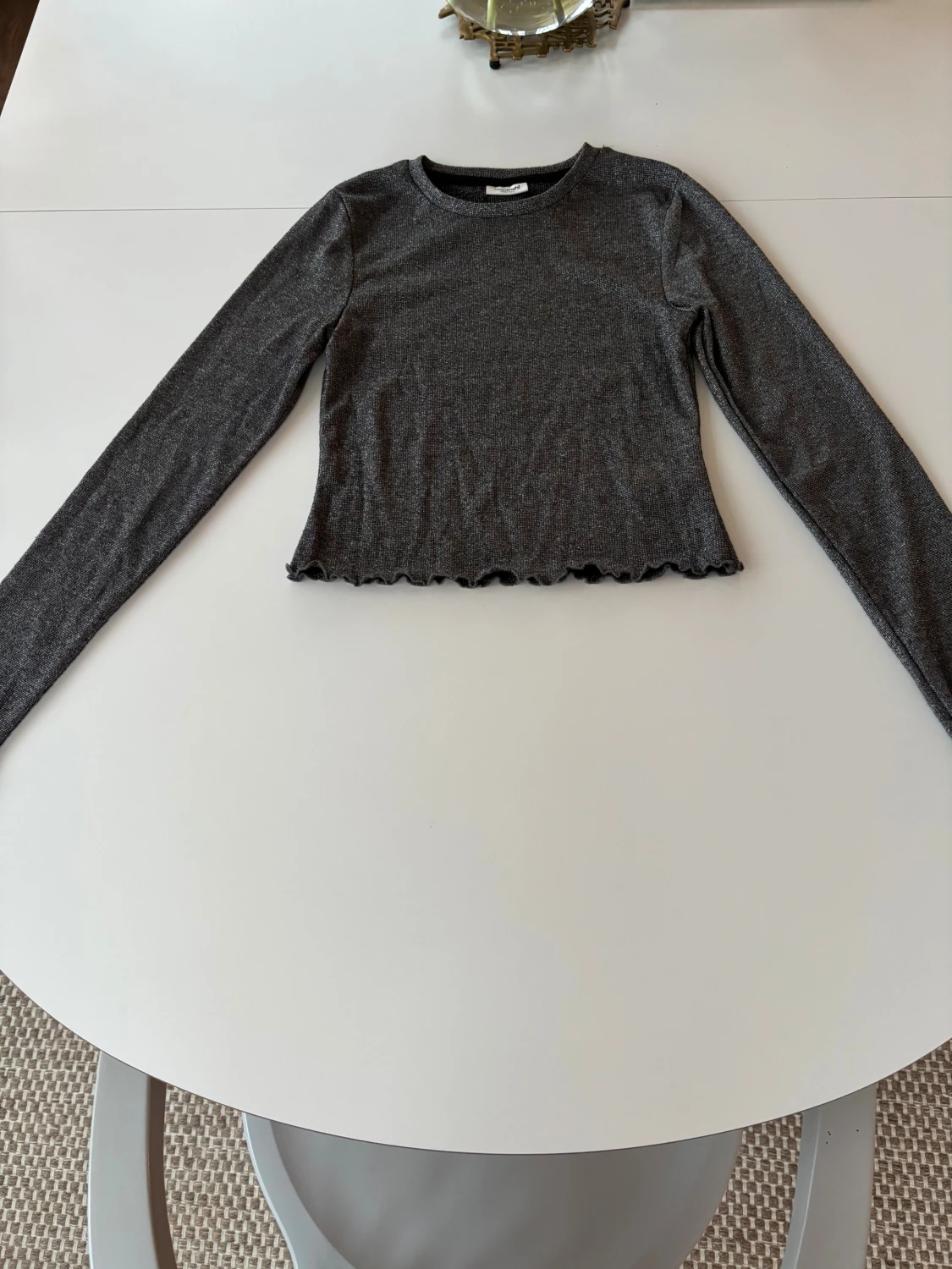 Grå glittrig tröja - 2