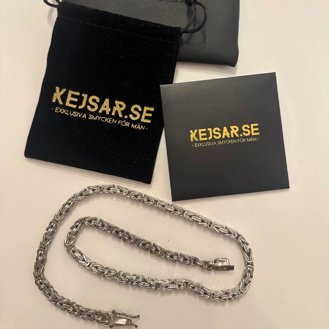 Silverfärgat halsband från Kejsar.se - 91