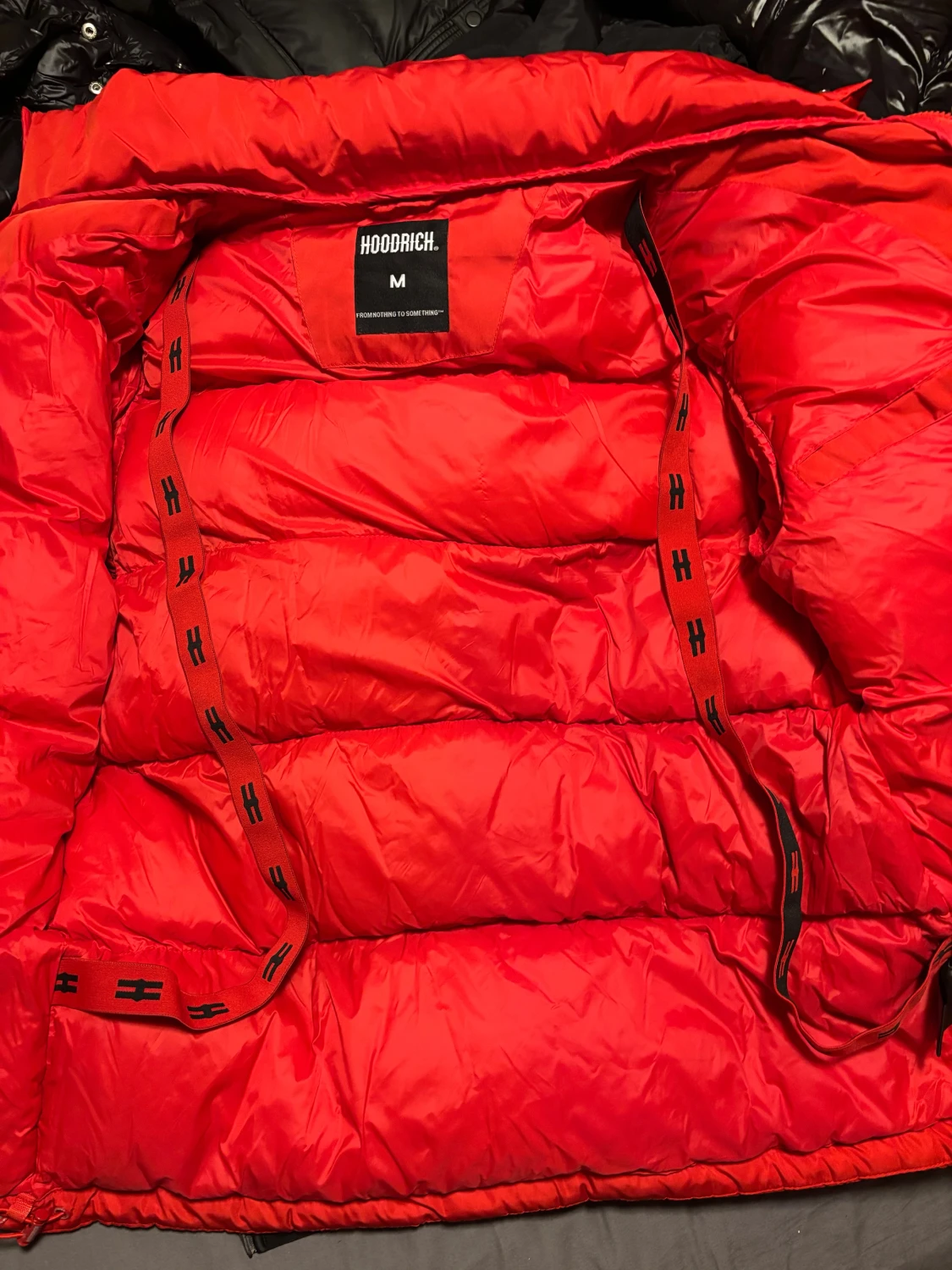 Röd pufferjacka från Hoodrich - 1
