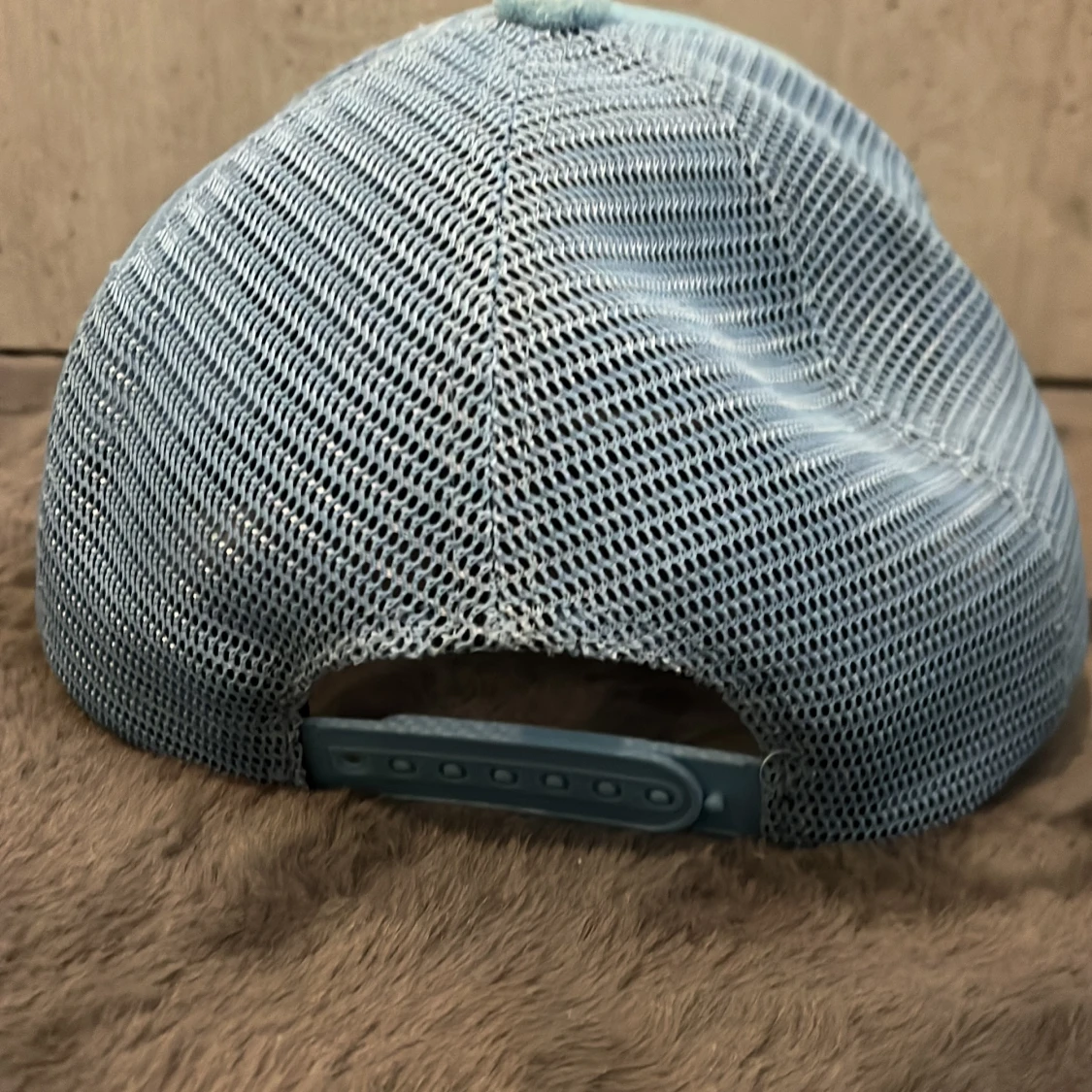  Jag säljer en blå skön keps  - 2