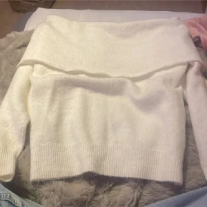 Vit off shoulder tröja - Mycket bra skick 