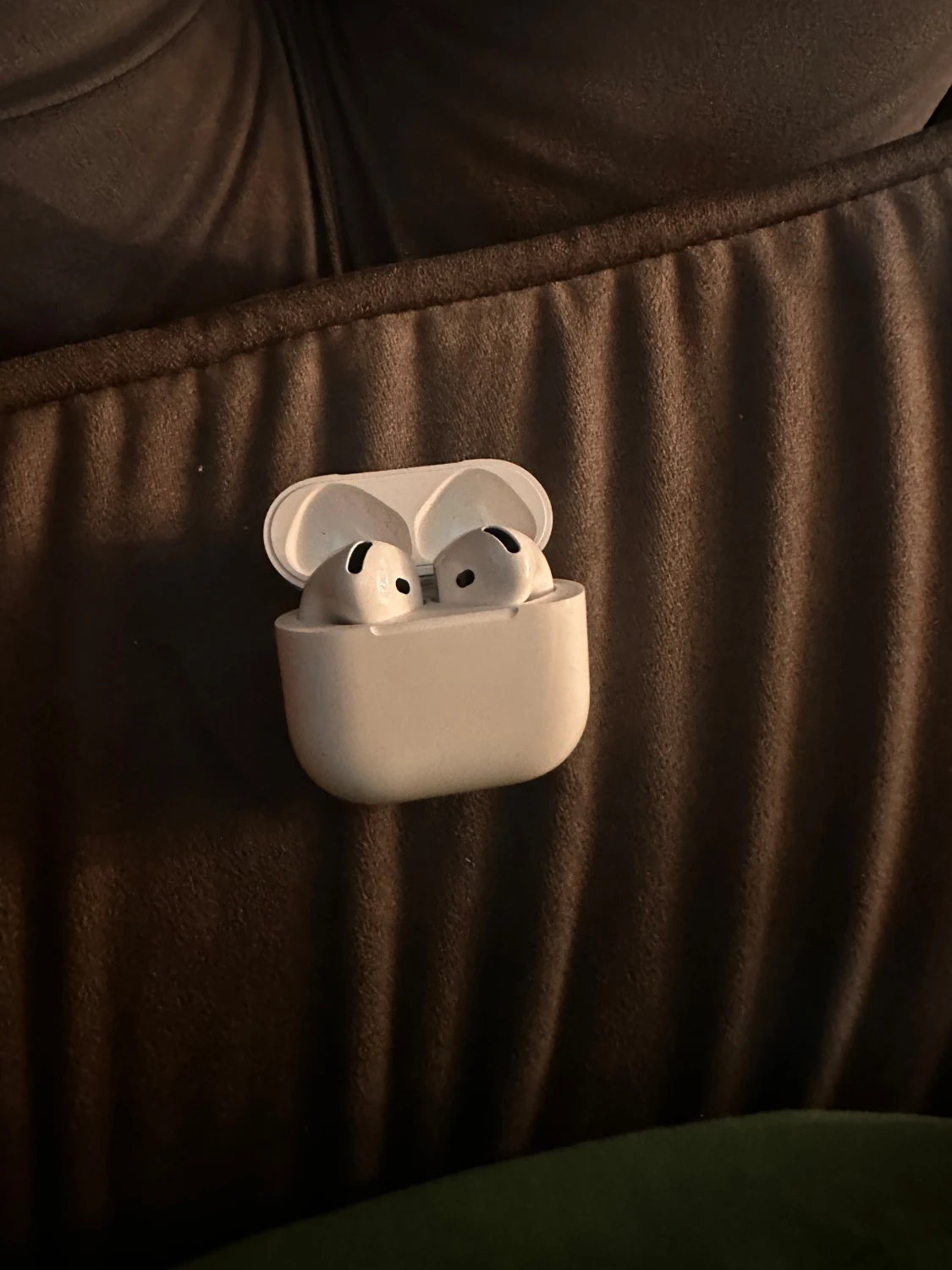 Apple AirPods 4 - 2