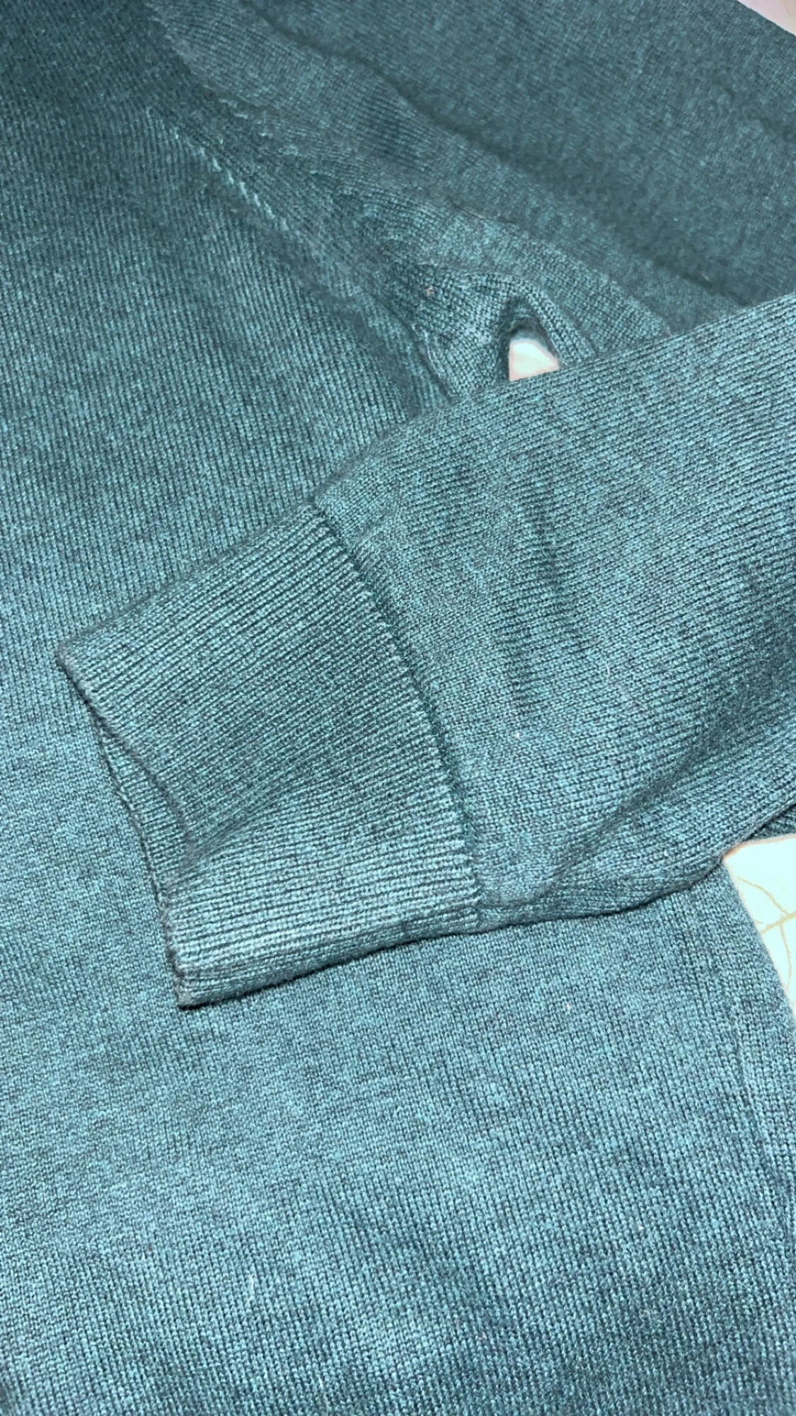 Mörkgrön stickad tröja från Hugo - 5