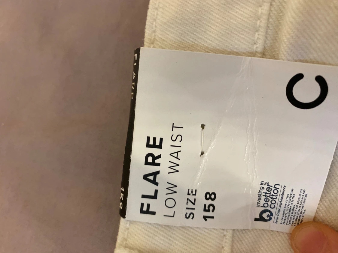 Vita lågmidjade utsvängda flare jeans! - 1