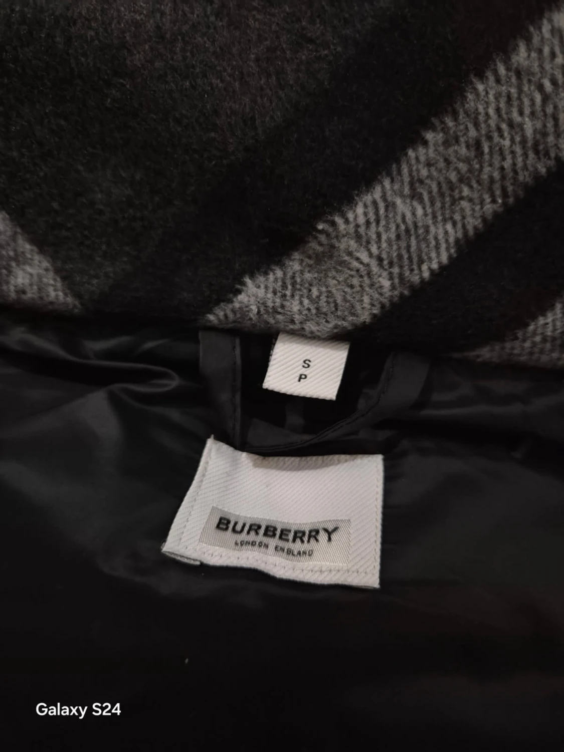 Svart pufferjacka från Burberry - 5