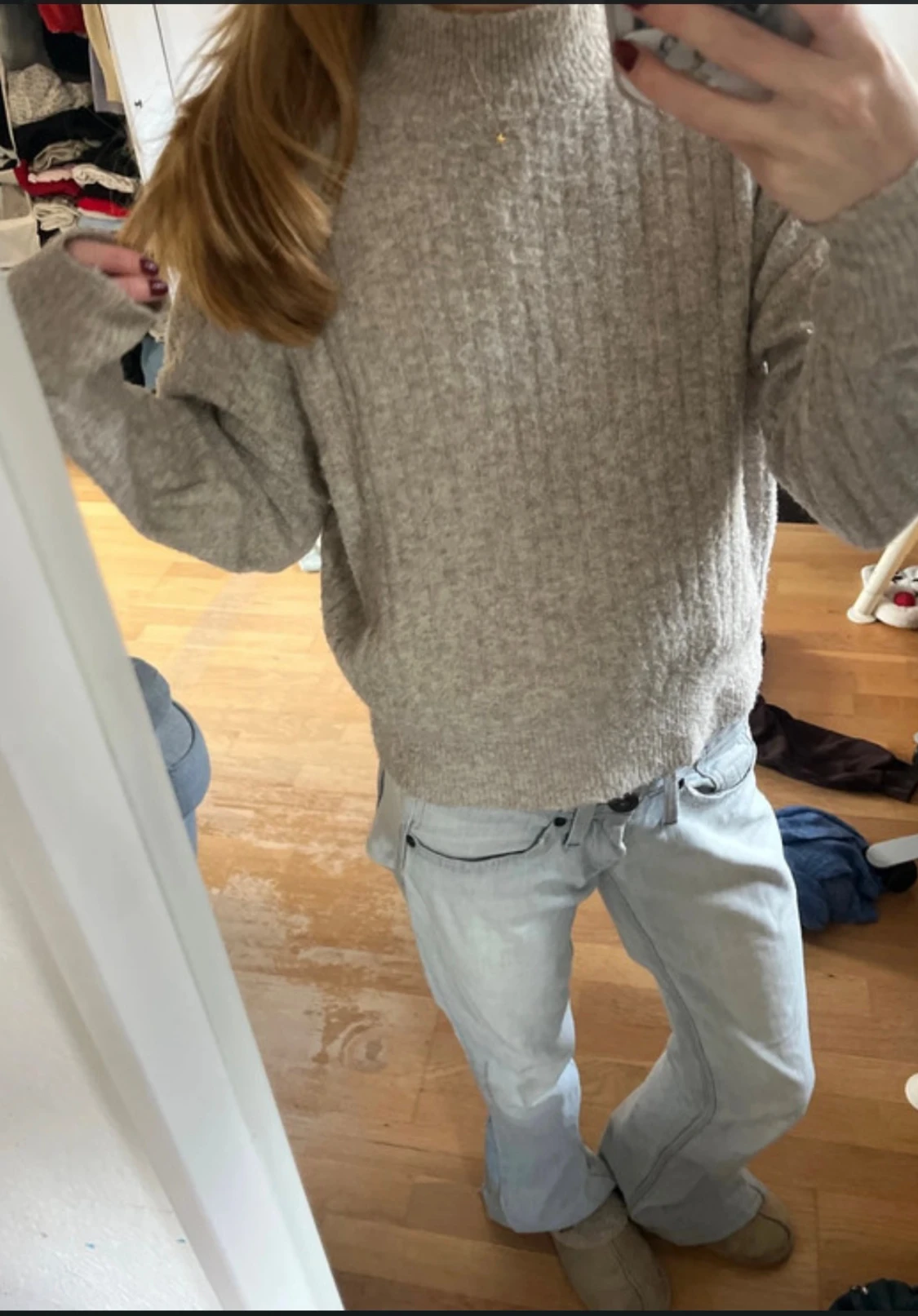 Beige ribbad polotröja i ullmix - 1