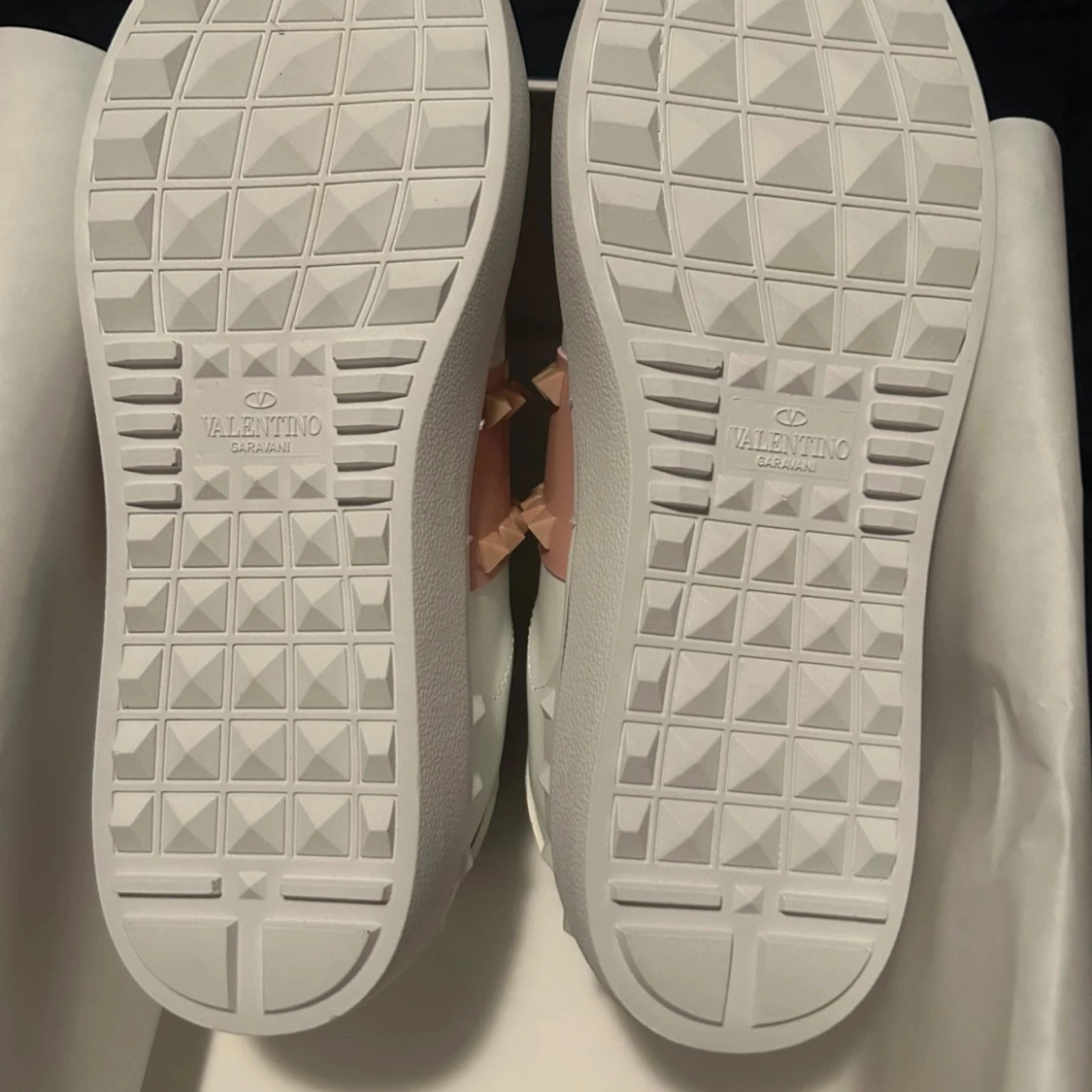 Valentino Open Studs Pink Rosa 39 EU Helt Nya ;D😎 - 2