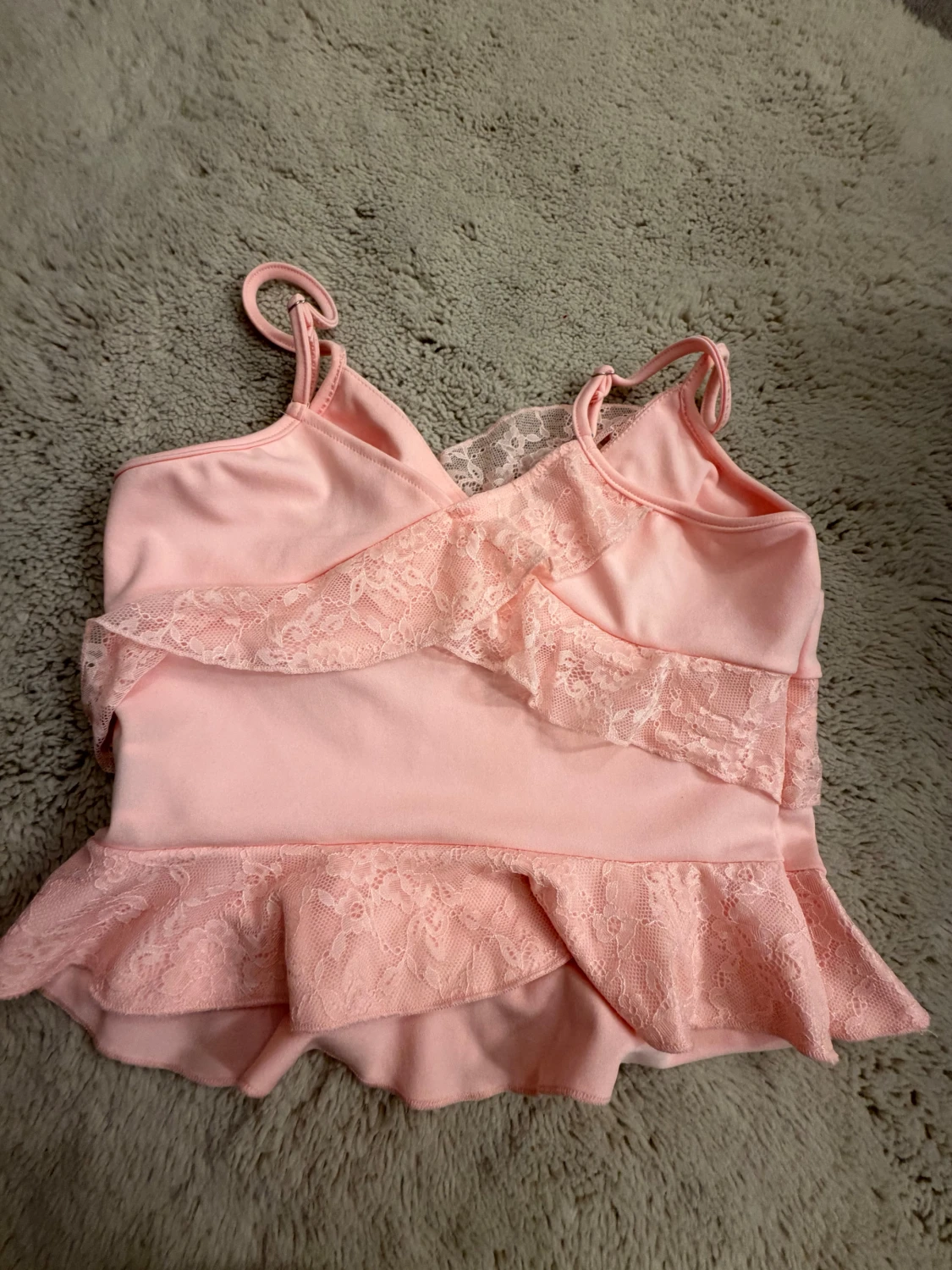 Ljusrosa linnetopp med spetsvolang - 1