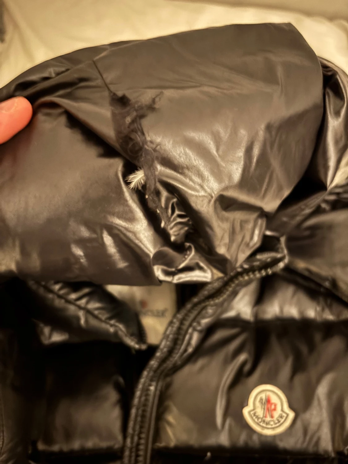 Svart dunväst från Moncler med huva - 5