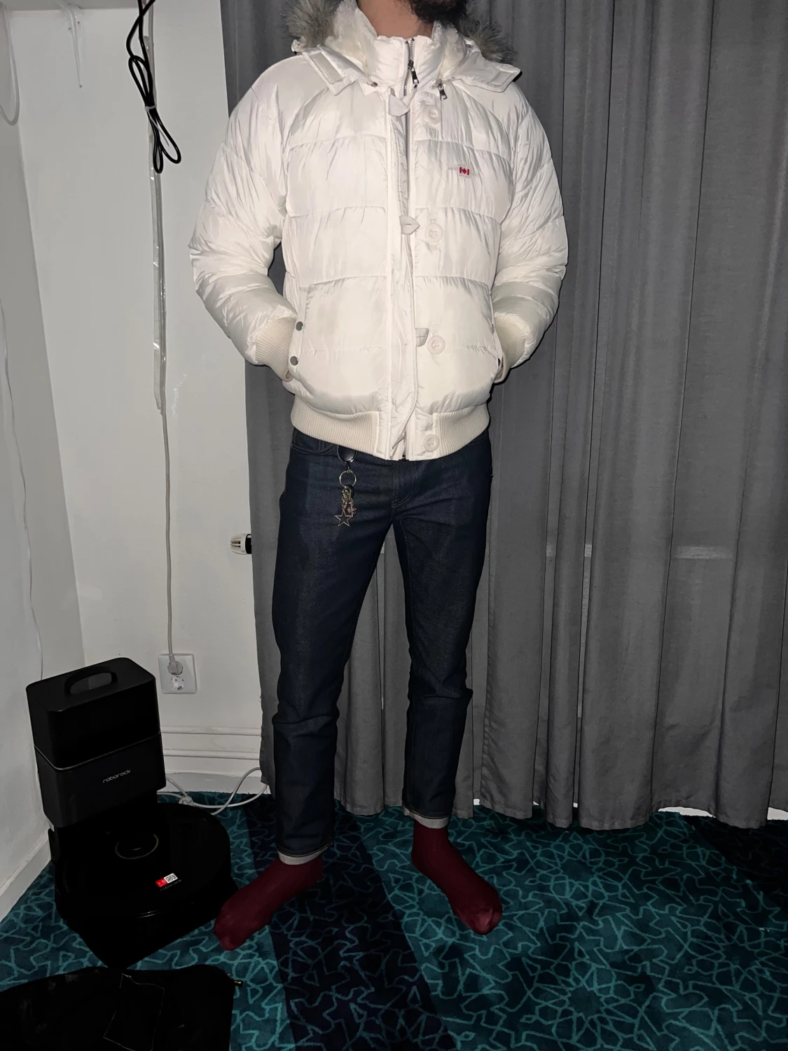 Vit pufferjacka med huva och päls - 1