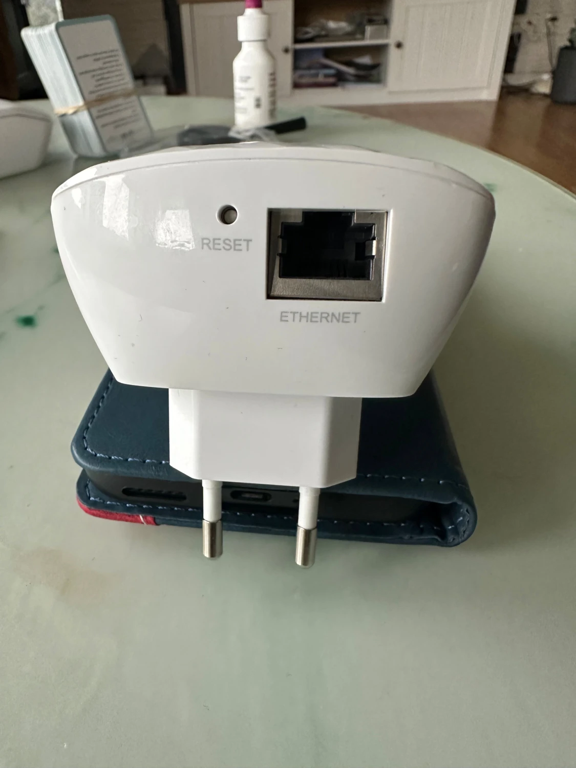 TP-Link RE200 AC750 WiFi Range Extender - 1