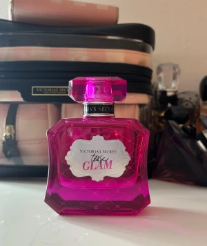 Victorias Secret parfym - Victorias Secret tease glam 50 ml. Endast testad🩷