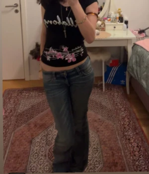 Cheap Monday jeans - Säljer mina älskade Cheap Monday weekday jeans för har precis köpt ett nyt par i en liknade färg och känner ja behöver rensa ut min garderob. De e storlek 27/32 (jag e 170 o de sitter jätte bra)  och har inga defekter. Färgen pudy blue i modelen bootiy bei 