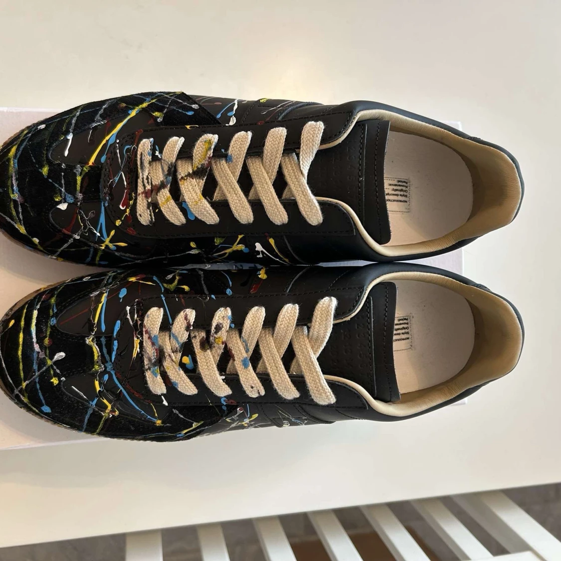 Maison Margiela sneakers med färgstänk - 1