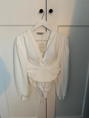 Vit body - Vit body i nyskick. 