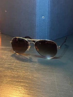 Pilot Solglasögon - Vet ej märket… tror H&M Använda men inga synliga skador