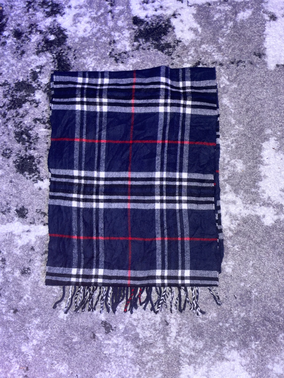 Rutig marinblå halsduk från Burberrys - 2