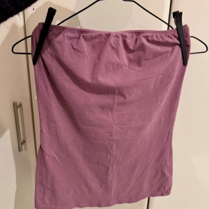 Tubtopp - Ljuslila tubtopp med inbyggd bh.