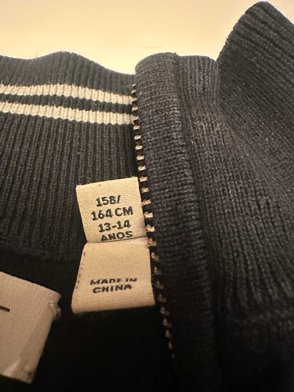 Svart stickad half zip tröja från GANT - 2