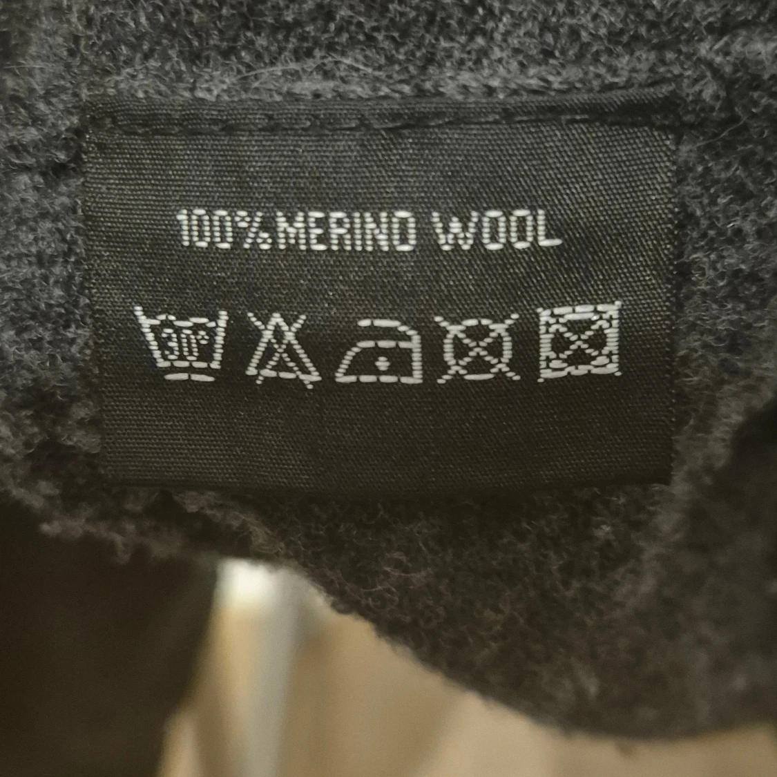 Mörkgrå merinoullströja från Murrey L - 3