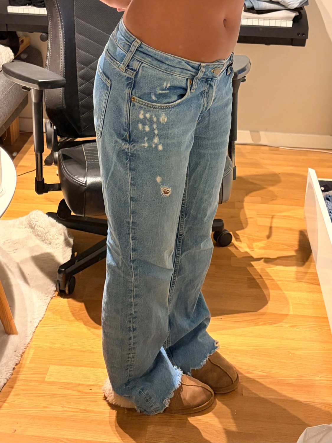 lågmidjade ljusblå jeans - 3