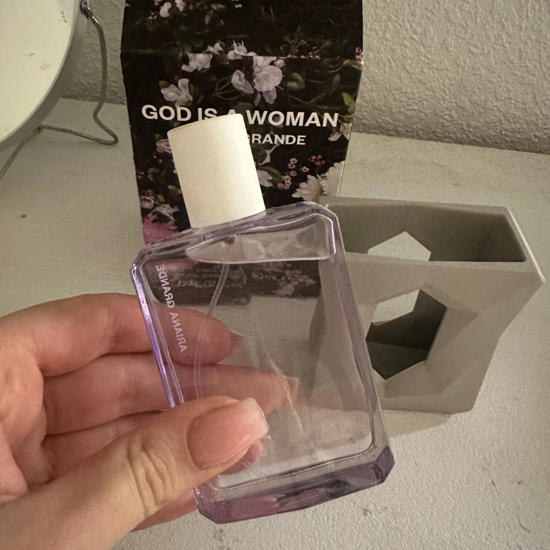 Ariana Grande God Is A Woman - 1