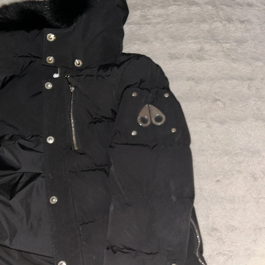 Svart Moose Knuckles dunjacka med päls - 1