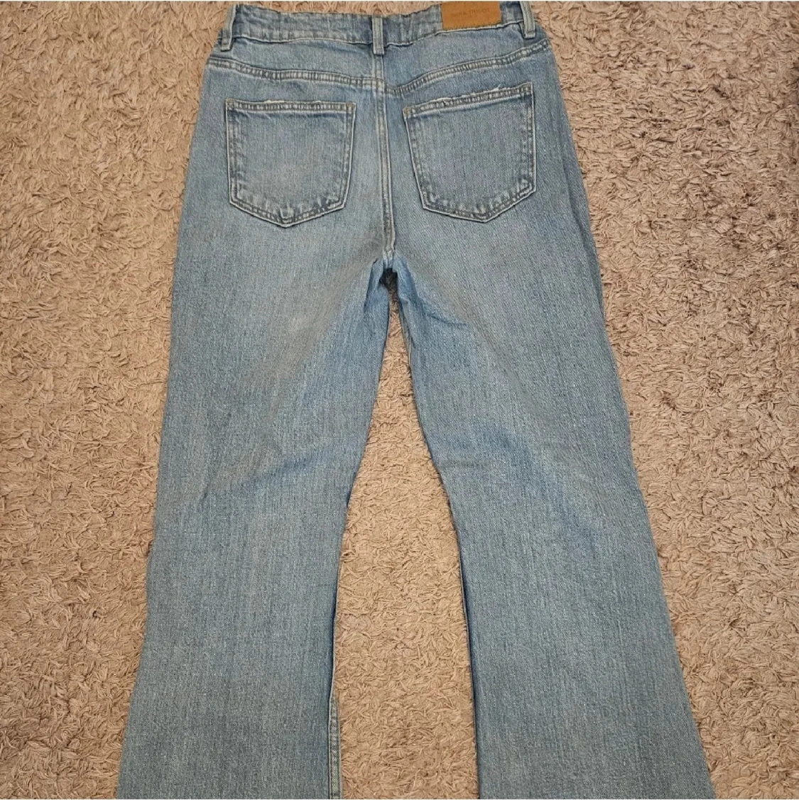 Ljusblå bootcut jeans med slitningar, Gina Tricot - 4