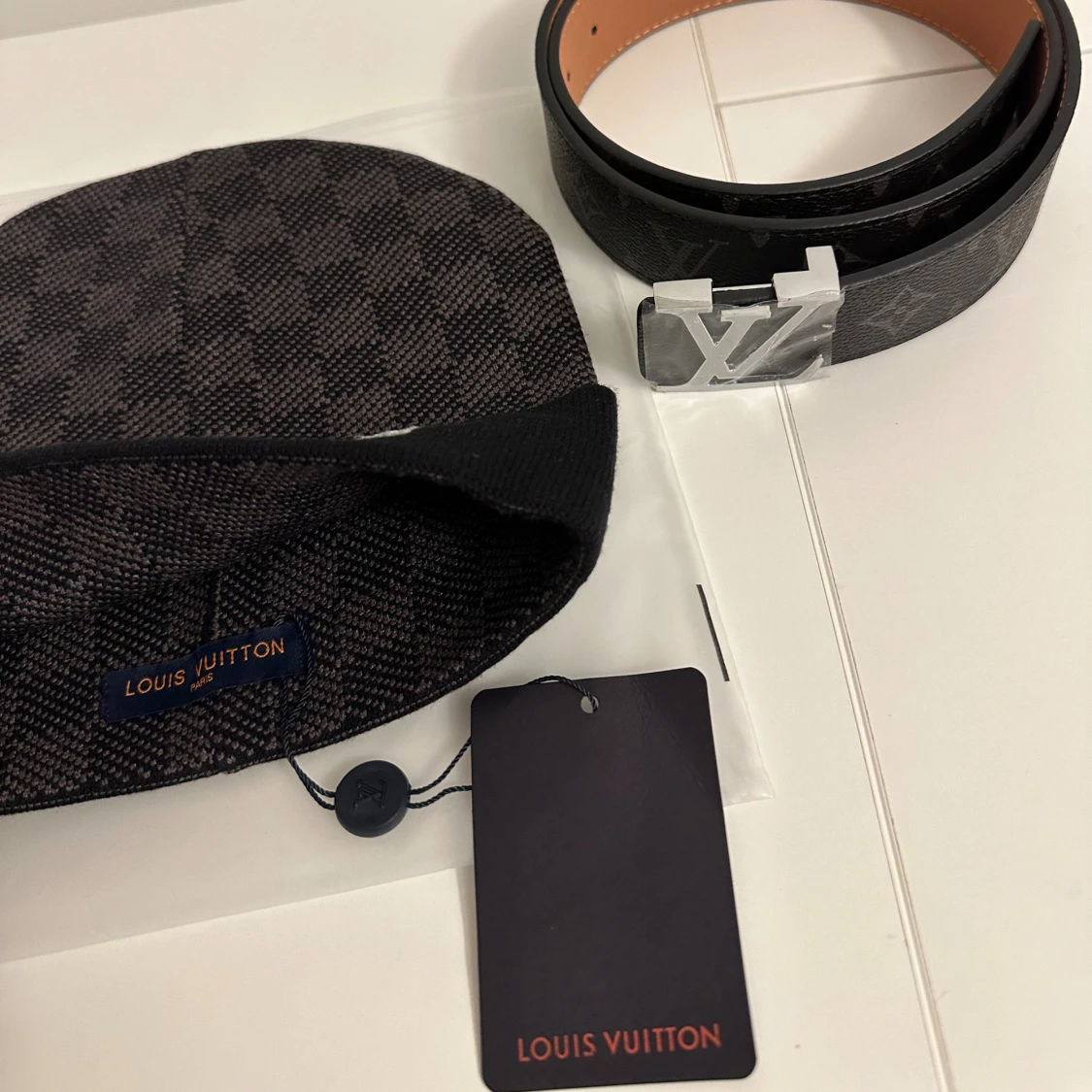 Svart rutig mössa L.V - 2