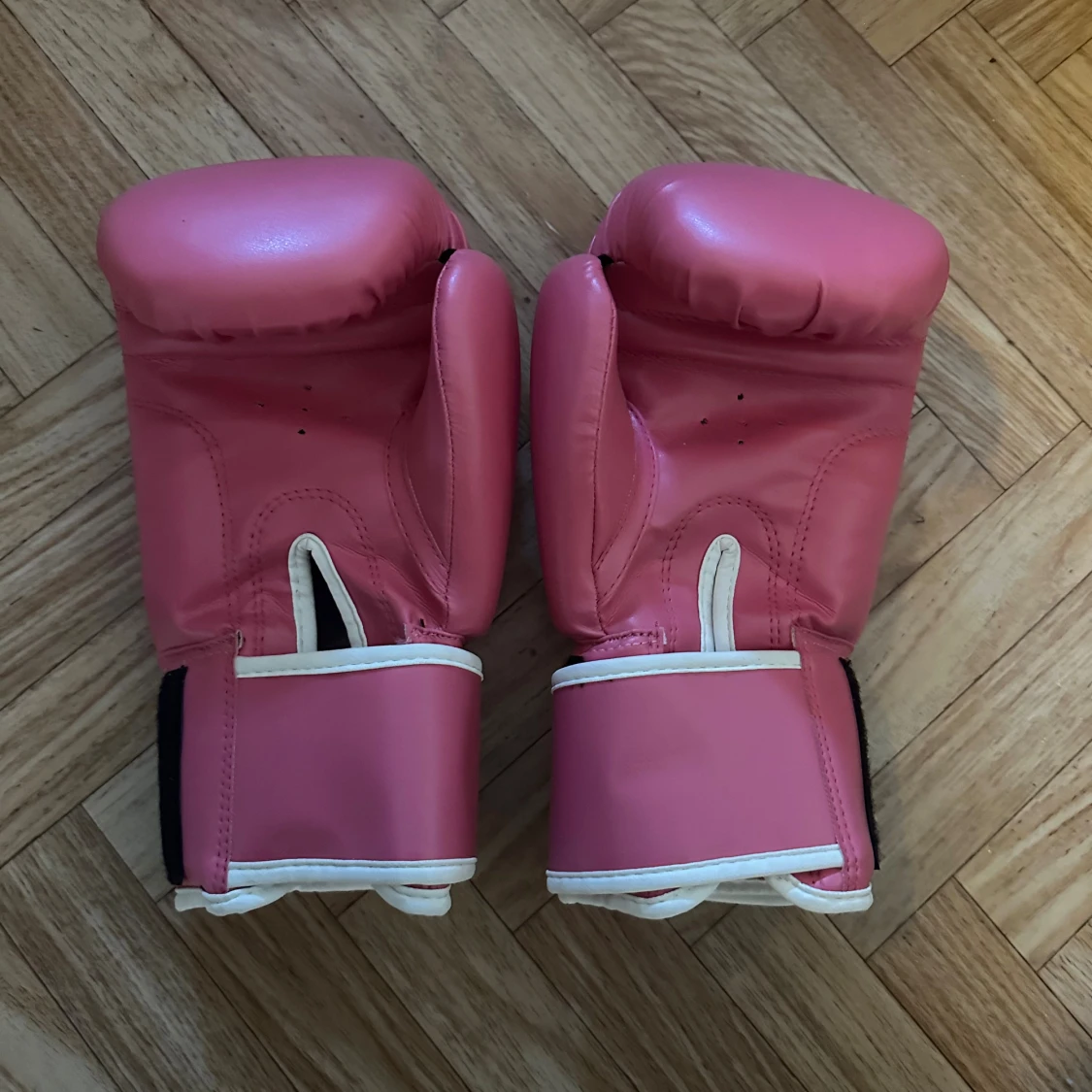 Rosa boxningshandskar  - 1
