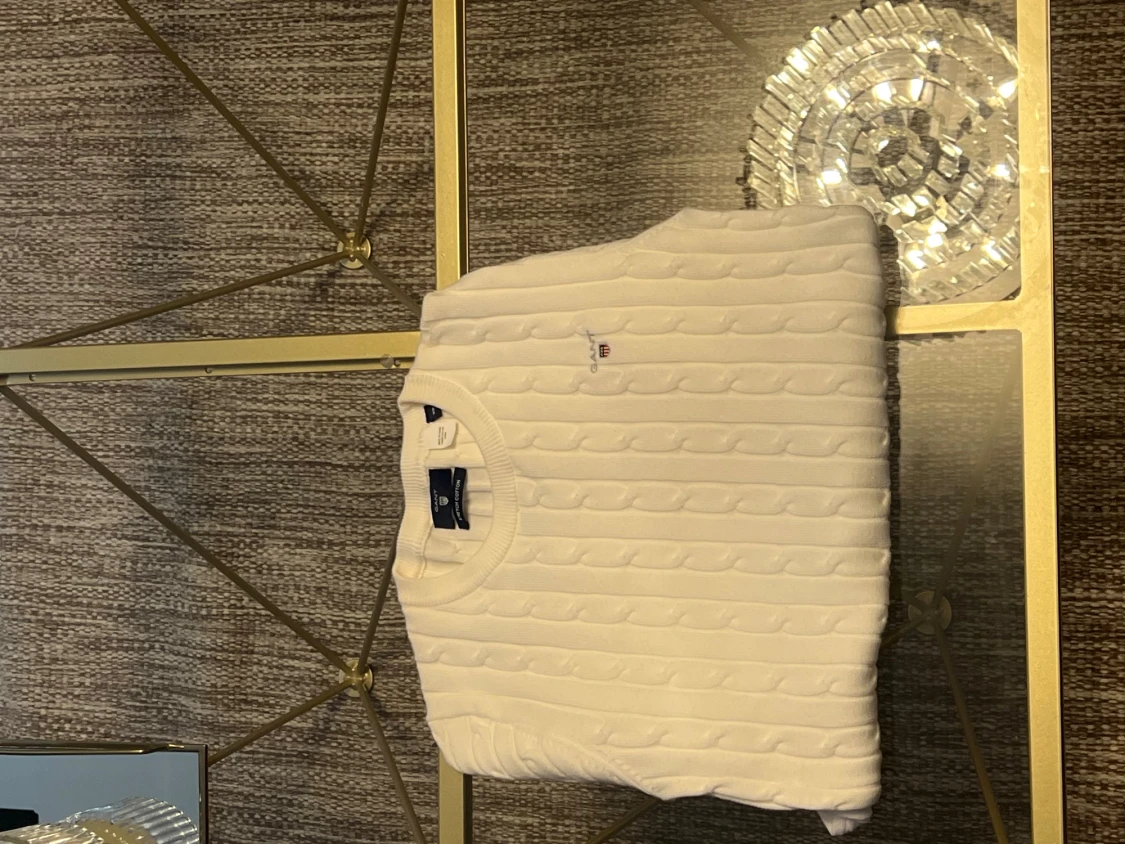 Vit kabelstickad tröja från GANT