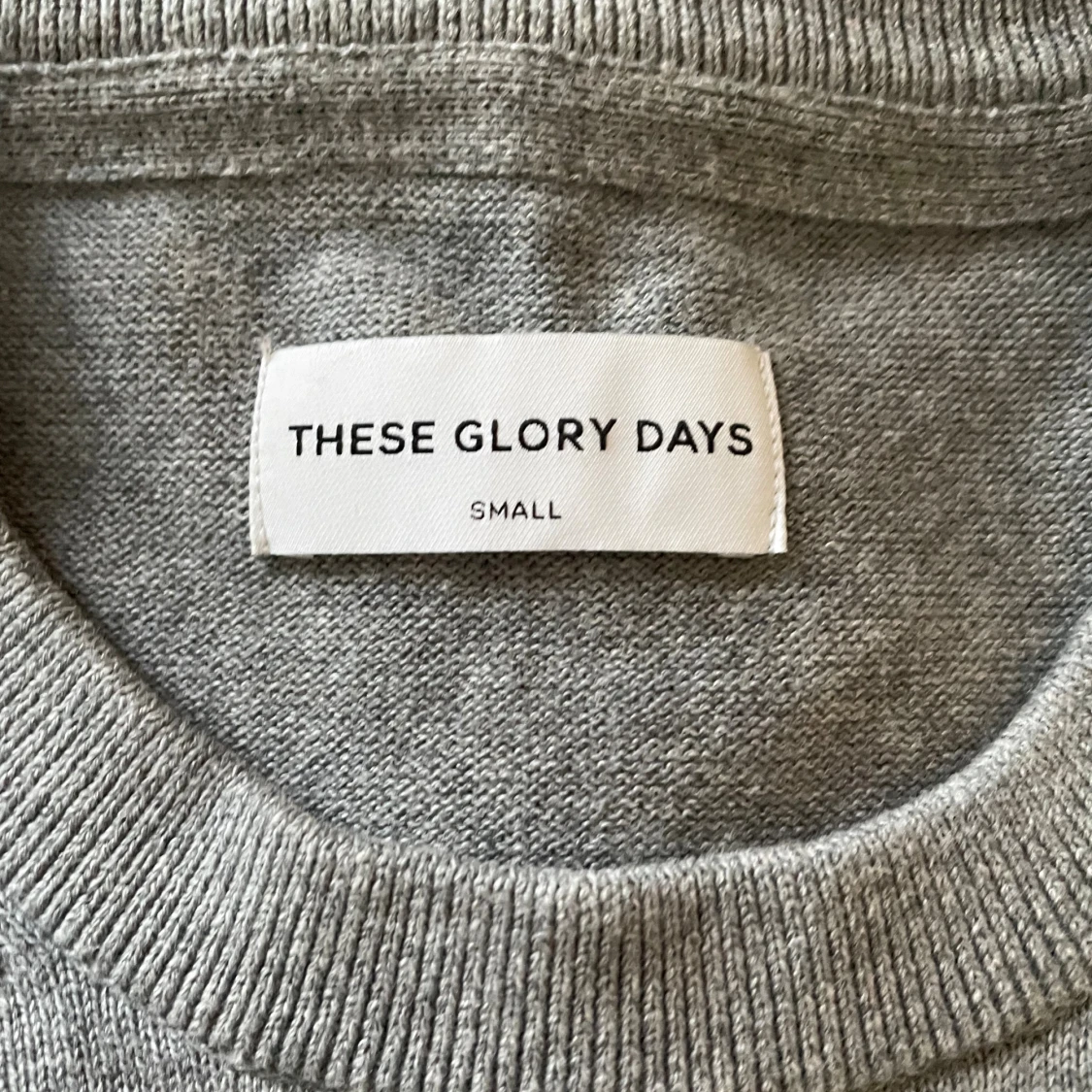 Grå stickad tröja These Glory Days - 2